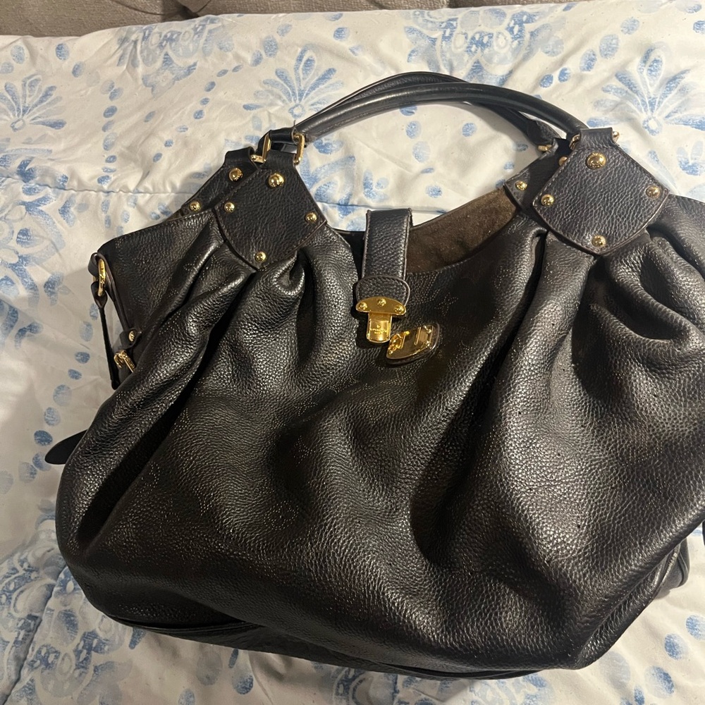 Louis Vuitton Black Leather Shoulder Bag - Picture 1 of 16